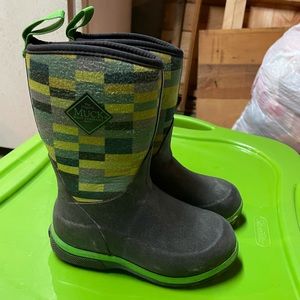 Muck toddler boy winter boots size 11
